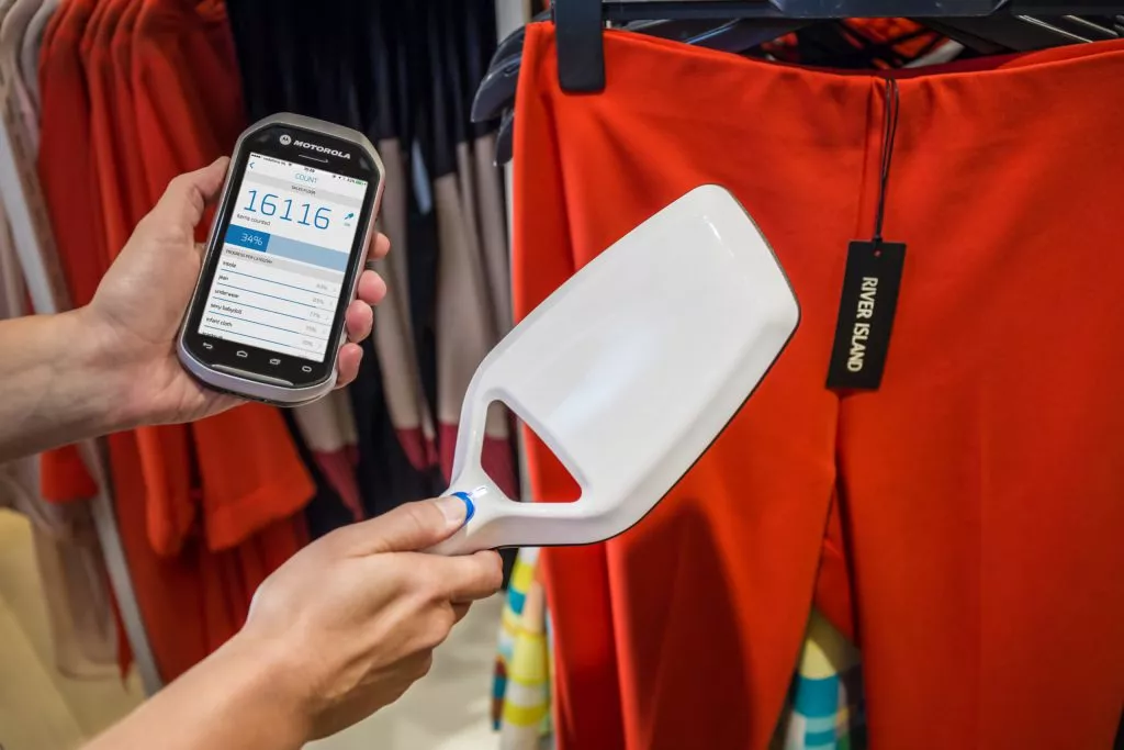 Ứng dụng RFID trong kiểm kê hàng hóa thông minh Ứng dụng RFID trong kiểm kê hàng hóa thông minh