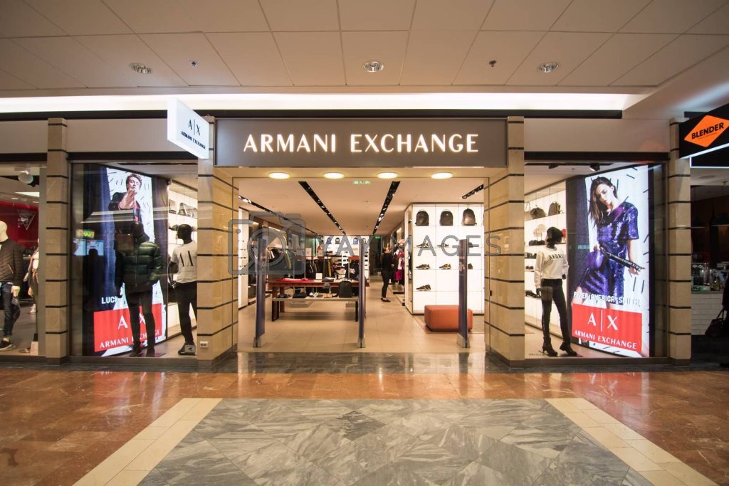 Armani Exchange áp dụng RFID để hiển thị thông tin hàng hóa theo thời gian thực