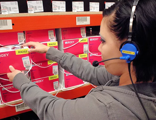 Chọn giải pháp phù hợp: Pick to Voice hay Pick to Light? Lựa chọn công nghệ Pick to Voice hay Pick to Light