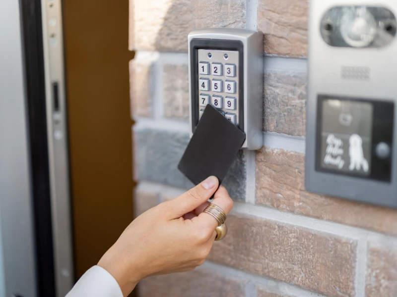 Ứng dụng RFID trong lĩnh vực an ninh và kiểm soát ra vào 