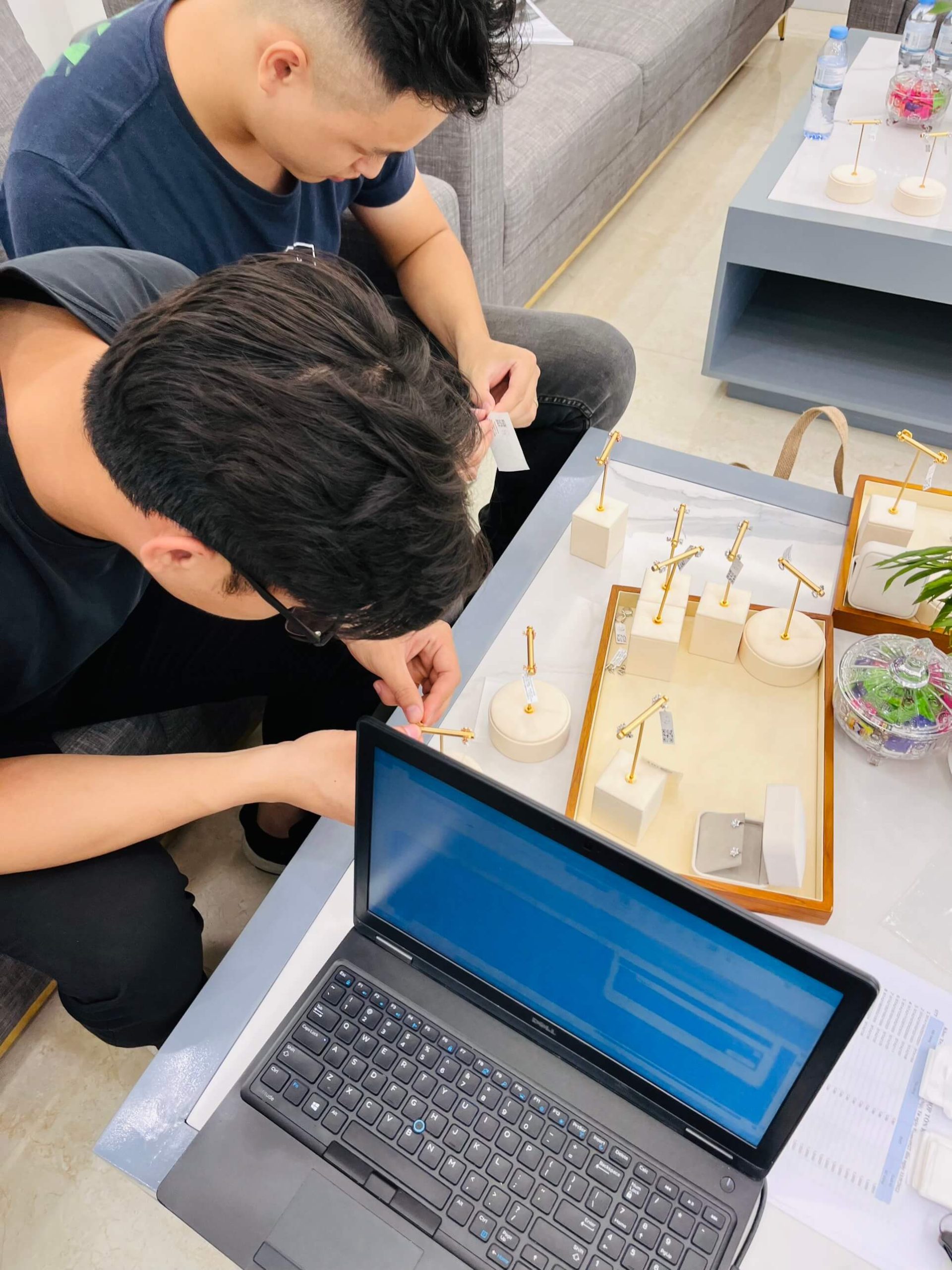 Giải pháp quản lý hàng hóa trang sức ứng dụng RFID​ tại Tierra do Trackify triển khai