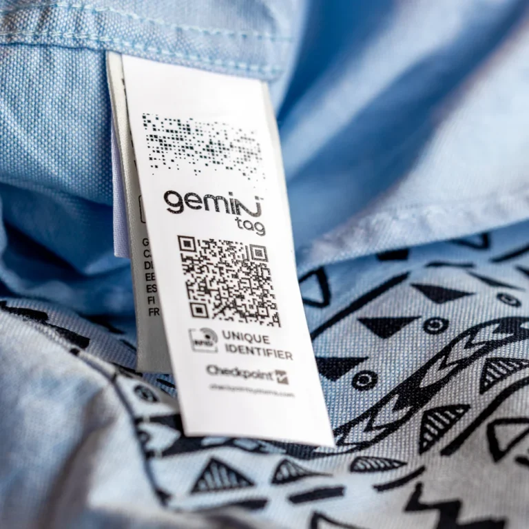 Thẻ RFID cho quần áo (RFID Clothing Tags)