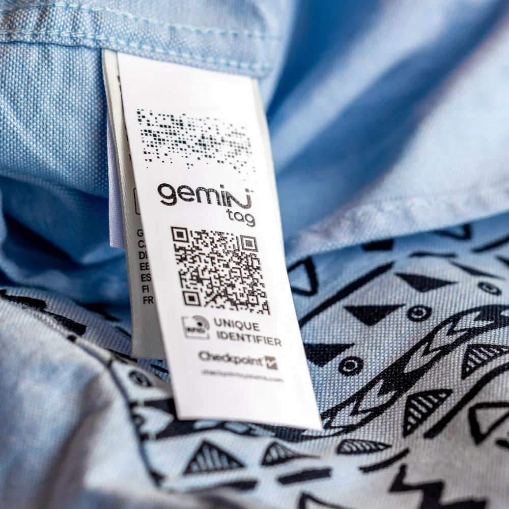 Thẻ RFID cho quần áo (RFID Clothing Tags)