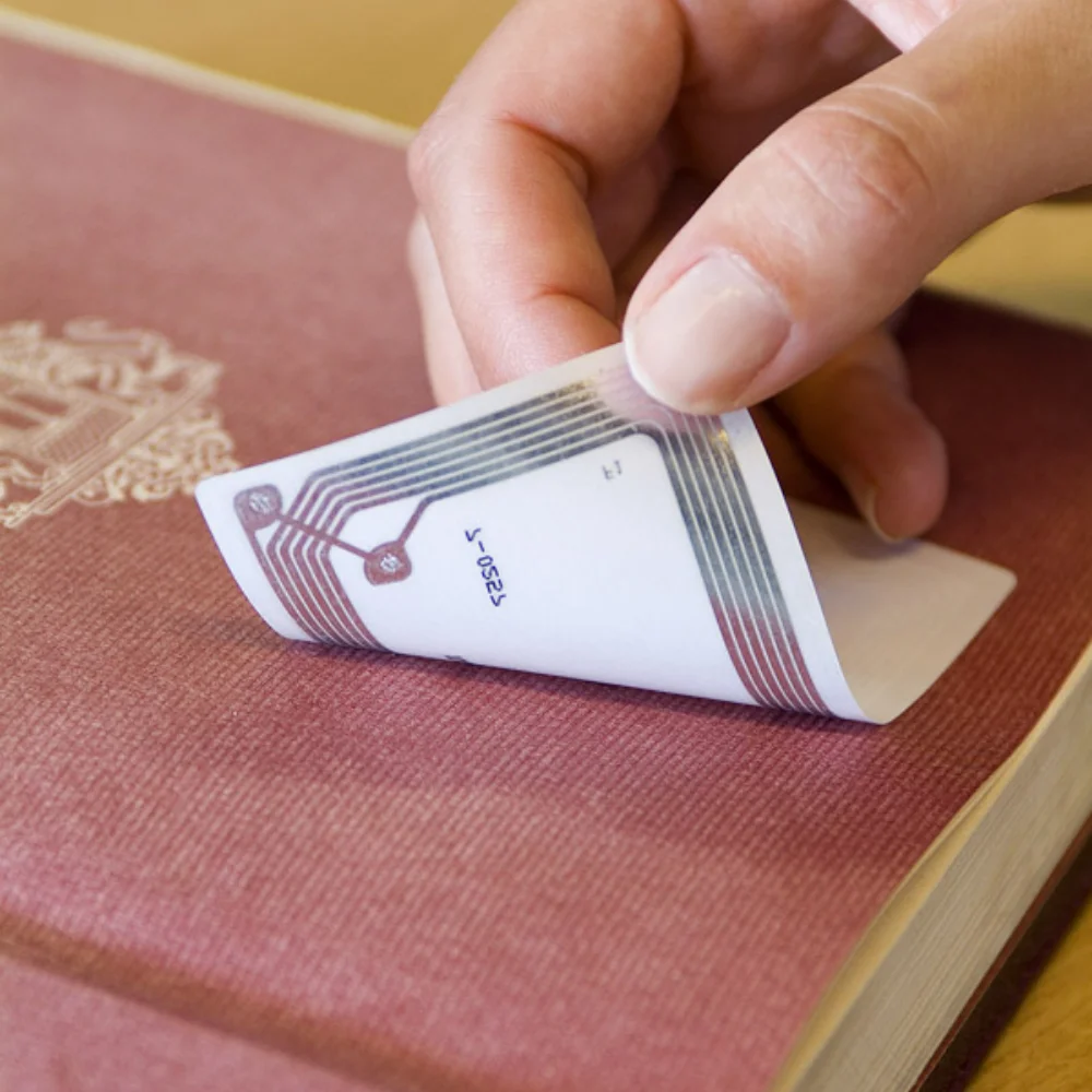 Thẻ RFID cho thư viện (RFID Library Tags)