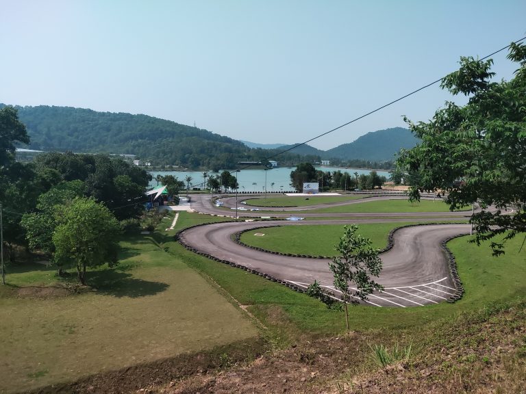 Triển khai hệ thống tính giờ xe Go Kart tại Monaco Nghi Sơn Đường đua Go Kart tại dự án Monaco Nghi Sơn có tổng chiều dài khoảng 750m với nhiều góc cua khó