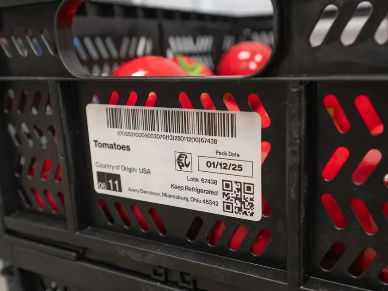 Thẻ RFID: gắn lên từng pallet, lô nguyên liệu hoặc thiết bị, lưu mã định danh duy nhất cho mỗi đối tượng cần theo dõi.